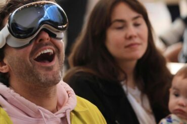 En videos: Apple sacó al mercado sus gafas de realidad virtual que cambiarían la forma de ver al mundo (y los Simpson lo hicieron de nuevo)