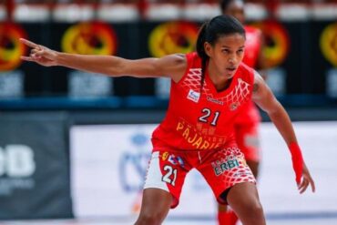 La basquetbolista venezolana Roselis Silva fue intervenida quirúrgicamente por rotura del ligamento de la rodilla