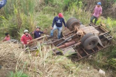 Accidente de tránsito en la troncal 10 de Bolívar dejó 3 militares muertos y 9 heridos