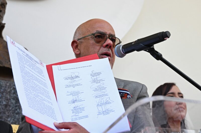 Jorge Rodríguez aseguró que el chavismo cumplió acuerdos pese a que impidió inscripción de las candidatas de la Plataforma Unitaria (+Video)