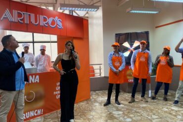 Arturo’s se convierte en tendencia al anunciar que lanzará su primera hamburguesa en cuatro presentaciones