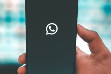 El truco para leer mensajes de grupos en WhatsApp sin que nadie se entere