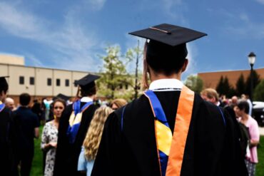 Ciudadanos indocumentados en EEUU podrán aplicar a esta beca universitaria (+Requisitos)