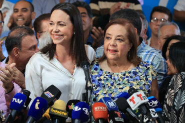 Conoce a Corina Yoris, nombrada por María Corina Machado como candidata sustituta a las presidenciales