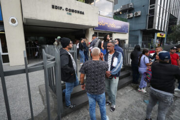 Casi 500.000 venezolanos en Ecuador en incertidumbre total tras cierre de embajada y consulados: “Nos quedamos en un limbo”