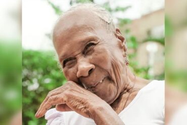 “Uno no necesita mucho para ser feliz”: Colombiana de 122 años cuenta los secretos para una vida longeva