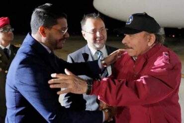 Daniel Ortega llegó a Venezuela este #24Abr para participar en la 23° Cumbre de la ALBA-TCP