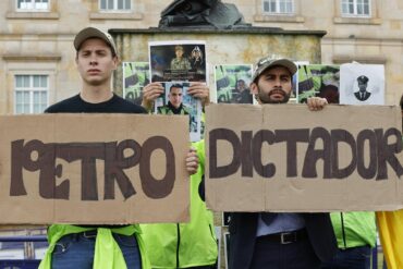 Cancillería de Colombia dijo que congresista retenido en Maiquetía regresará a su país en un vuelo comercial: “Está en un área de tránsito”