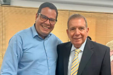 “Algo hice bien”: dirigente Juan Carlos Caldera respondió con una foto junto a Edmundo González a inhabilitación política por 15 años