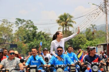 María Corina Machado sigue recorriendo el país llamando a votar por Edmundo González: “Esto no tiene vuelta atrás, vamos a ganar y a cobrar” (+Video)