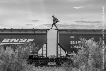 Venezolano Alejandro Cegarra fue galardonado con el World Press Photo por su proyecto sobre migrantes que usan trenes de carga para llegar a EEUU (+Fotos)