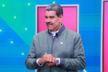 “Ahora me llamo ‘Nicol G’ y voy a llenar el Monumental”: la “bromita” que se lanzó Maduro en su programa semanal (+Video)