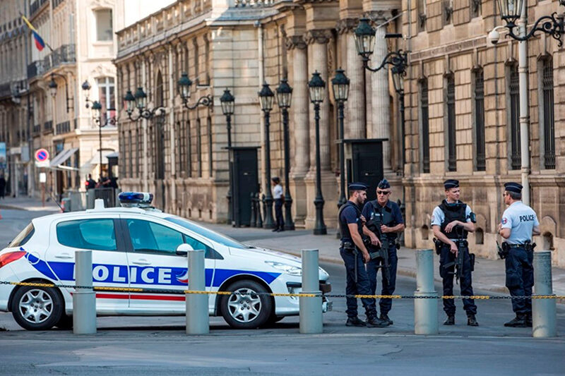 Detenido un hombre en París que ingresó al consulado de Irán con un dispositivo explosivo (+Video)