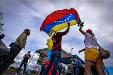 Al menos 33 % de los venezolanos que viven en Costa Rica tienen doctorados y maestrías (+Datos)