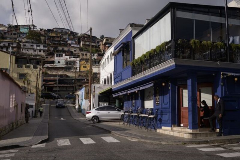 La reducida clase media en Venezuela cada vez tiene menos acceso a los sectores que están “de moda” La reducida clase media en Venezuela cada vez tiene menos acceso a los sectores que están “de moda”