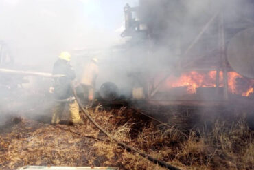 Al menos 320 personas evacuadas en Aragua por incendio de vegetación que se propagó a comunidad