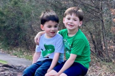 Hermanitos murieron en un incendio en EEUU: El mayor de 6 años intentó rescatar a su hermanito de 3