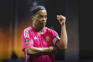 Ronaldinho participará en la liga Monumental que se disputa en Venezuela