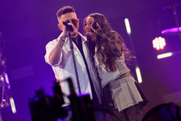 “Eres inspiración para mí”: la cantante venezolana Joaquina hizo realidad su sueño de cantar junto a Alejandro Sanz (+Videos)