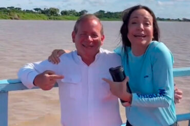 “Se convirtió en tequeño achicharrado”: María Corina Machado bromea con el dirigente político Juan Pablo Guanipa durante su gira por Amazonas y Apure (+Video)