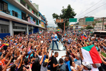 Cientos de personas recibieron a María Corina Machado en Pampanito, donde gobernador chavista de Trujillo pidió “sacarla a coñ*zos” (+Videos)