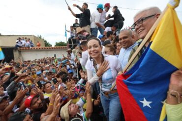 Impresionante multitud recibió a María Corina Machado en Lara: “Con la bendición de la Divina Pastora vamos a tener nuevo presidente” (+Videos)