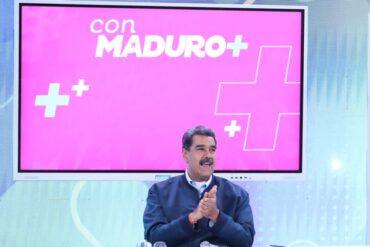 Maduro dijo que sustenta la “recuperación del ingreso mínimo” en gran parte por la elevación de recaudación de impuestos (+Video)