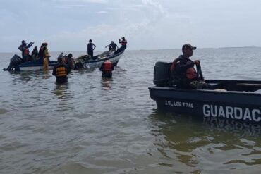 Hallan más partes de la avioneta siniestrada en el lago de Maracaibo y continúa la búsqueda de los otros cuerpos