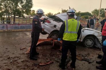 Un muerto en presunto pique entre carros en Zulia: la víctima habría perdido el control del volante y chocó contra un árbol