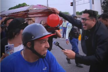 “El combo funerario”: así sorprenden en El Tigre a las personas que viajan en moto y sin casco (+Video)