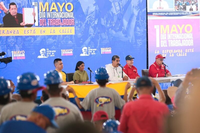 Sin muchos detalles: Maduro anunció el aumento del salario mínimo integral a 130 dólares (+Video)