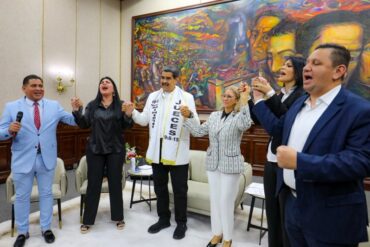 Maduro decreta el #15Jun como “día del arrepentimiento” en medio de un ritual religioso (+Video)