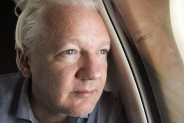 Fundador de WikiLeaks Julian Assange quedó libre tras acuerdo de culpabilidad con EEUU