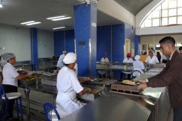 Al menos 96% de estudiantes universitarios en Venezuela no cuenta con servicio de comedor (+Datos)