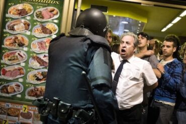 Quién es Alberto Casillas, el “caza chavistas” brutalmente agredido por la Policía de España durante protesta contra Zapatero (+Videos)