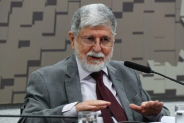 Celso Amorim aboga por una solución en Venezuela aceptada por ambas partes “aunque no sea ideal para uno u otro”