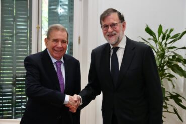 Edmundo González sostuvo un encuentro con el expresidente español Mariano Rajoy: «Ha sido un honor recibir al presidente electo de Venezuela»