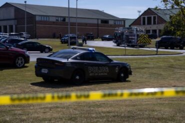 Joven latino entre las víctimas del tiroteo en escuela secundaria de Georgia: el pistolero tiene apenas 14 años (+Video)