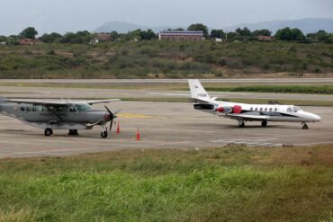 Aterriza de emergencia un avión oficial venezolano en Cúcuta: dos militares armados entre los pasajeros