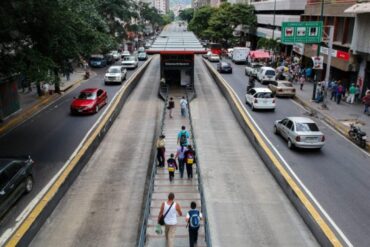 Con multa de 30 euros sancionarán a conductores que circulen por canales exclusivos del BusCaracas y del Metrobús en Caracas