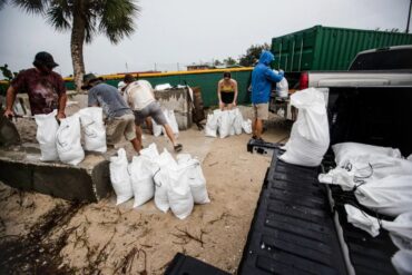 “Si se quedan, morirán”: La dura advertencia del gobernador Ron DeSantis a los habitantes de Florida ante la llegada del huracán Milton