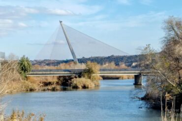 Turista inglés murió en España tras caer de un puente mientras hacía contenido para sus redes sociales