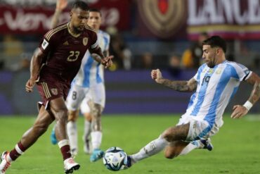 Detenidos dos sujetos por vender entradas falsas a $50 en juego de la Vinotinto contra Argentina en Maturín