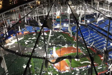 El momento en el que el huracán Milton arrancó el techo del estadio de Tampa Bay Rays (+Video)